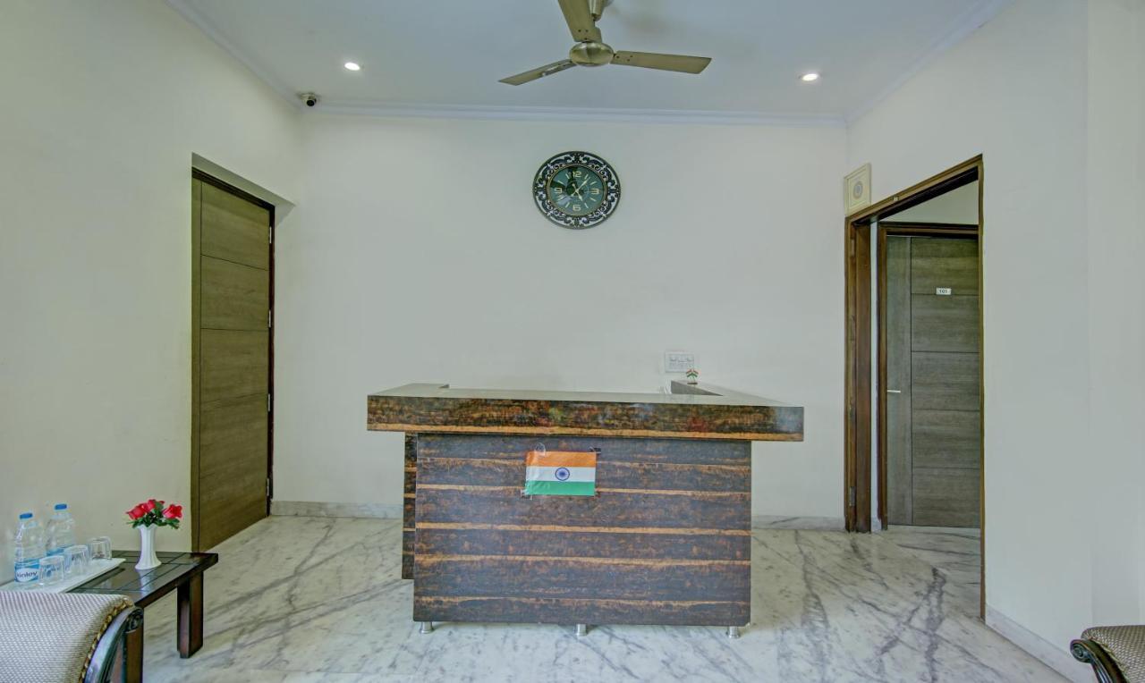 Itsy Hotels Swastika Inn Sector 26 Noida Buitenkant foto