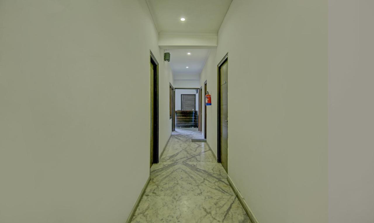 Itsy Hotels Swastika Inn Sector 26 Noida Buitenkant foto